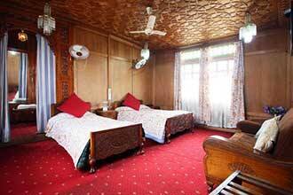 Houseboat Heaven of Kashmir, Srinagar 3